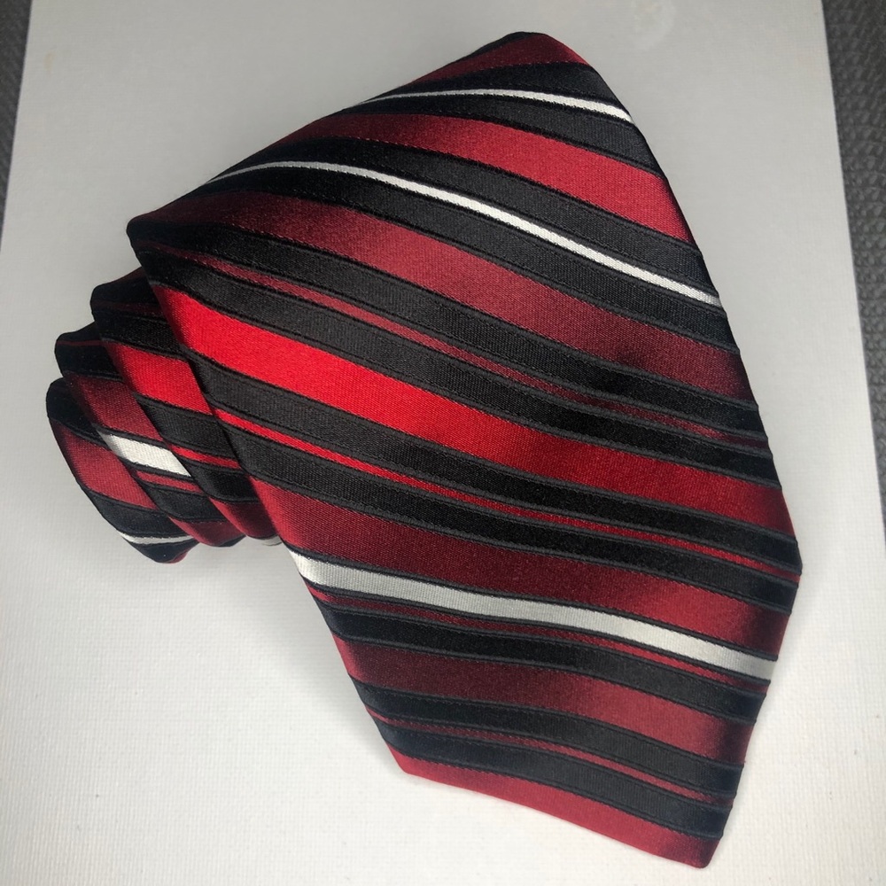 Tie - Picture 3 of 4